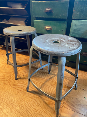 Tabouret de piano vintage brocante Carouche Neuilly-Plaisance