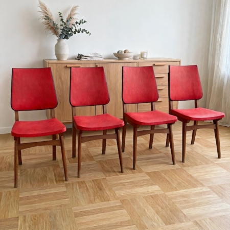 Lot de quatre chaises de salle à manger vintage « Chaises skai » des années 1960, en bois, avec assise et dossier rouges. Brocante 93