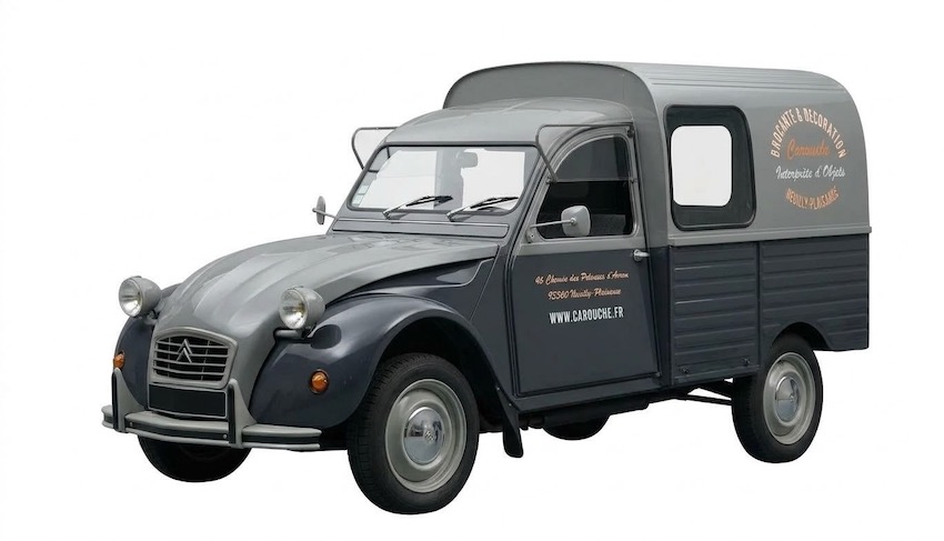 Fourgonnette de livraison Citroën 2CV Carouche grise, avec le logo de la marque sur le panneau latéral. Brocante 93